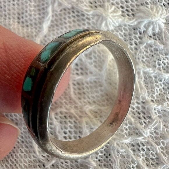 Vintage 60’s Turquoise Chip Handmade Unisex Band Ring - Picture 7 of 9